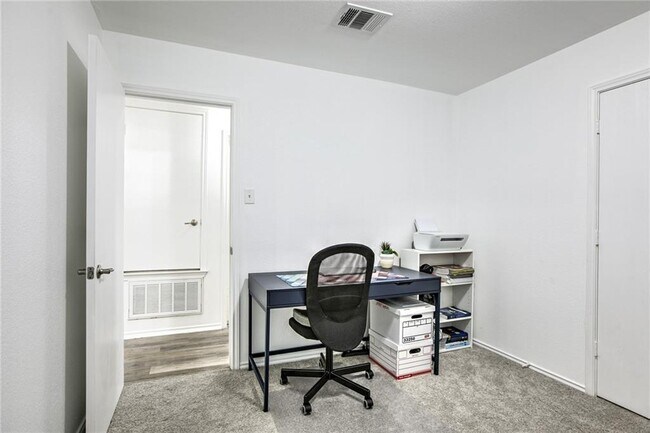 Building Photo - 2322 Kuykendall Dr