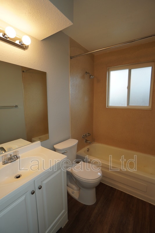 Building Photo - 1305 Wolff St