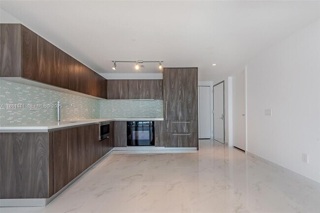 Building Photo - 3131 NE 7th Ave