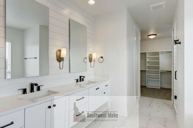 Building Photo - 7655 W Meltwater Ln