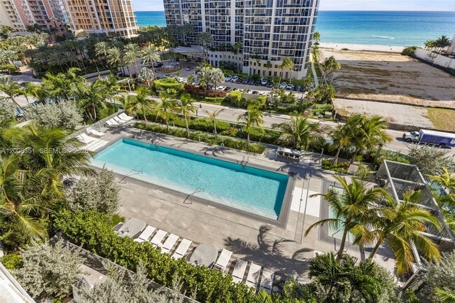 Building Photo - 17550 Collins Ave