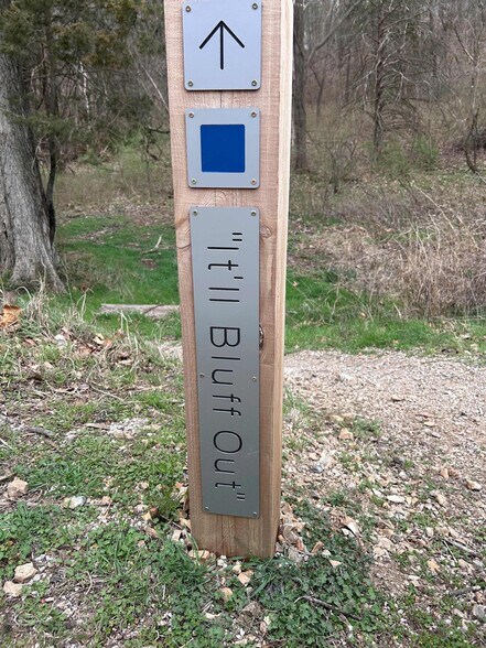 Building Photo - 15 Farnham Dr