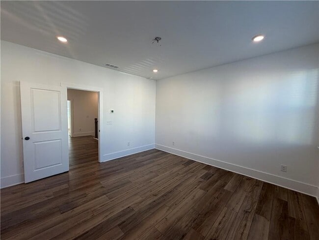 Building Photo - 1605 Aeslin Dr NW