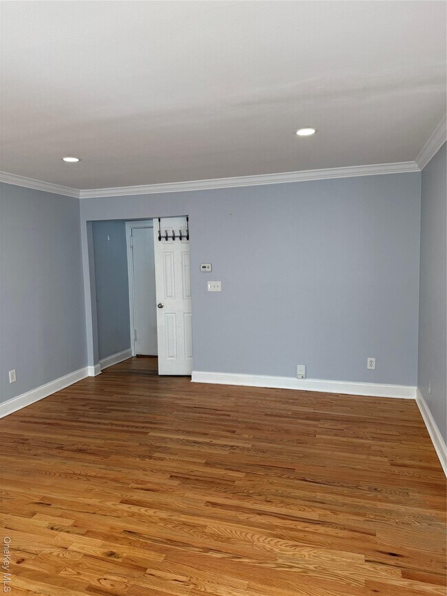 Building Photo - 221 N Middletown Rd