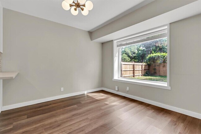Building Photo - 4805 Gerona Dr