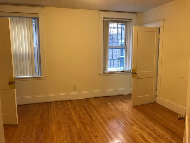 Primary Photo - 1 Barrows St