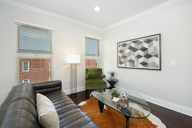 Building Photo - 619 Adams St