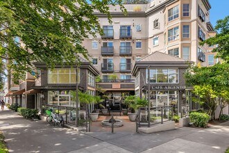 Building Photo - Heart of Capital Hill Studio with Parking ...