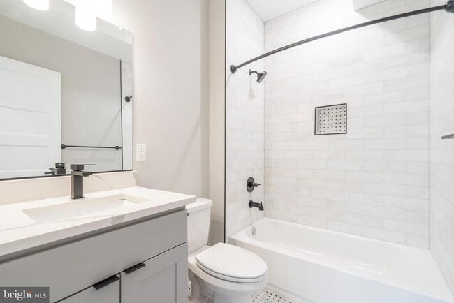 Building Photo - 435 N 35th St