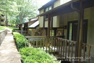 Building Photo - 70 Oak Hill Dr