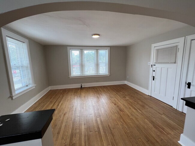 Building Photo - 2173 S Big Bend Blvd