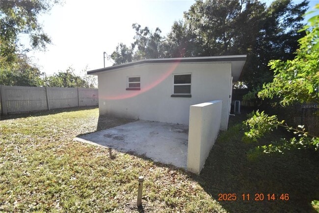 Building Photo - 825 Lincoln Ave