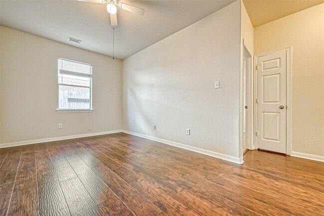 Building Photo - 5526 Hazel Berry Way