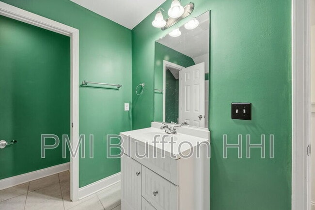 Building Photo - 355 Dante Cir