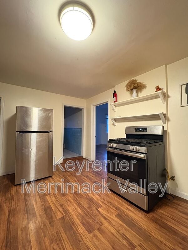 Building Photo - 58 Temple St