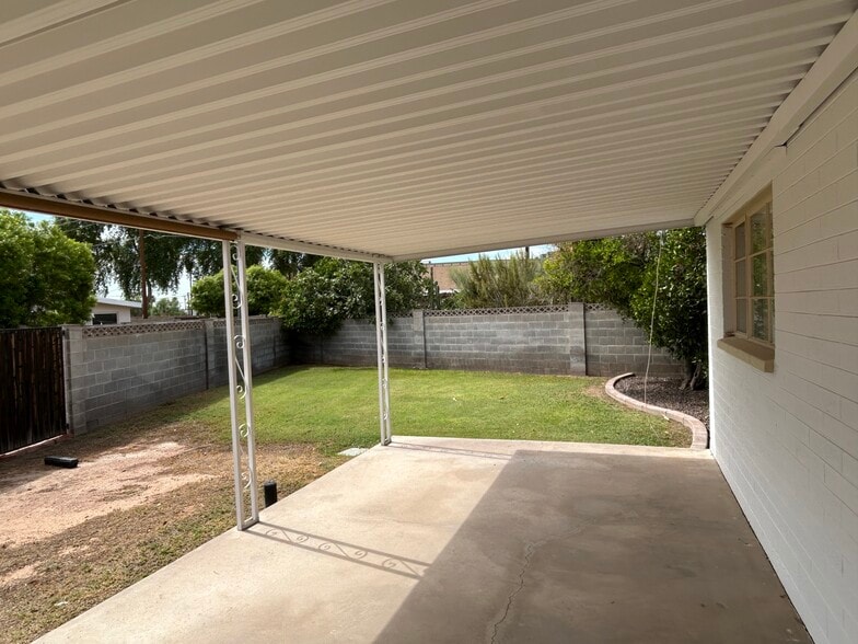 Building Photo - 2219 N 73rd Pl