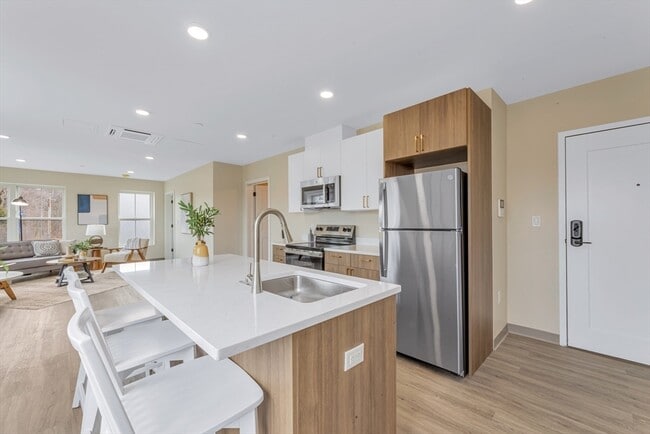 Building Photo - 377 Cummins Hwy