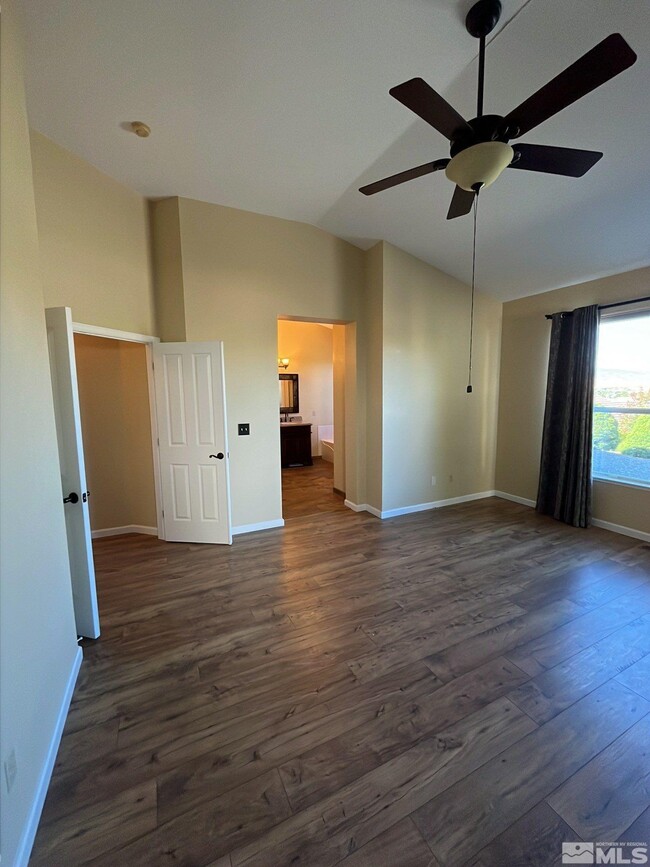Building Photo - 4875 Crestside Dr