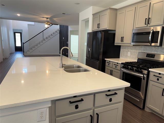 Building Photo - 2409 Doncaster Dr