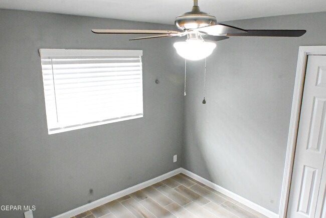 Building Photo - 3405 Hixson Street