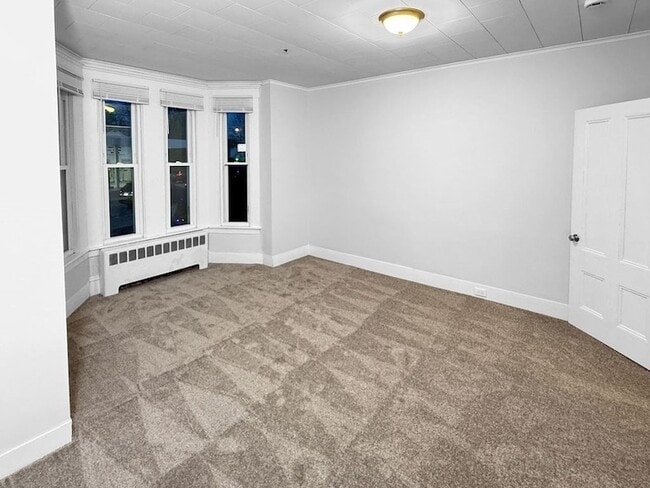 Building Photo - 264 Middlesex Rd