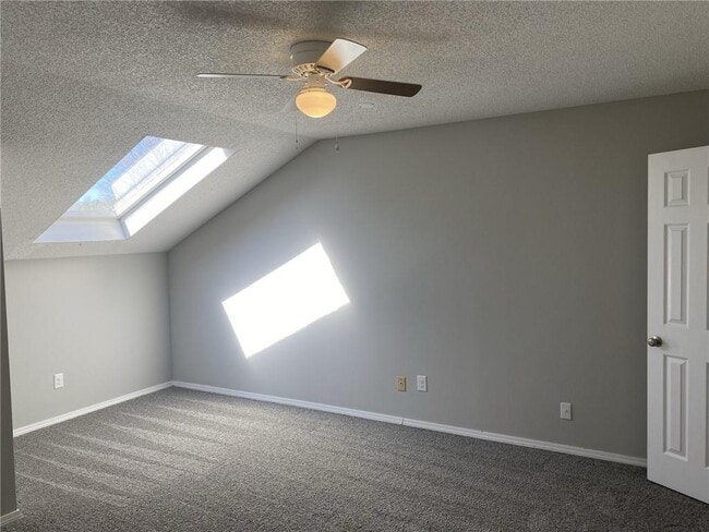 Building Photo - 415 S 20th St