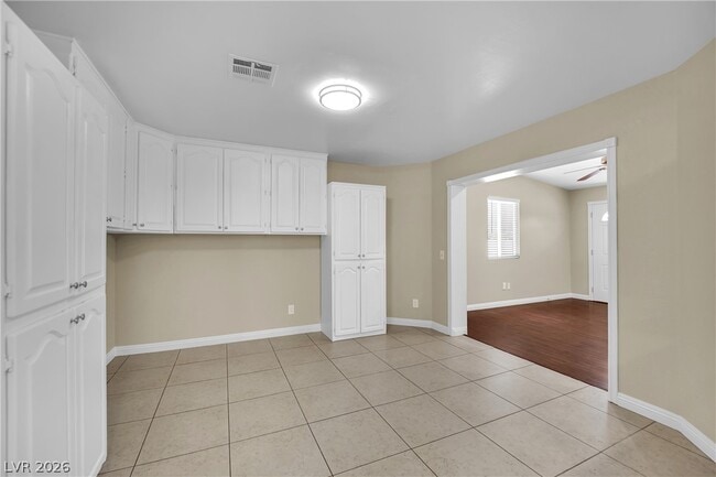 Building Photo - 756 Charwood Cir