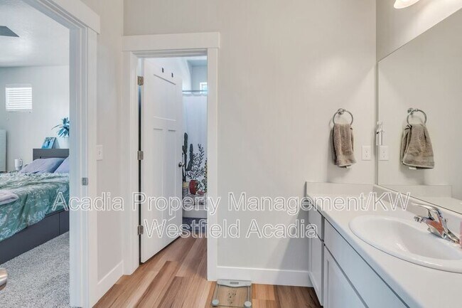 Building Photo - 1787 N Exchange Park Rd