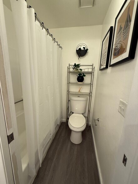 Building Photo - 2350 Alta Garden Ln