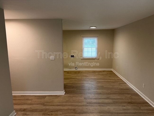 Building Photo - 1318 Maple St