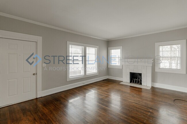 Building Photo - 250 Off First Full Month