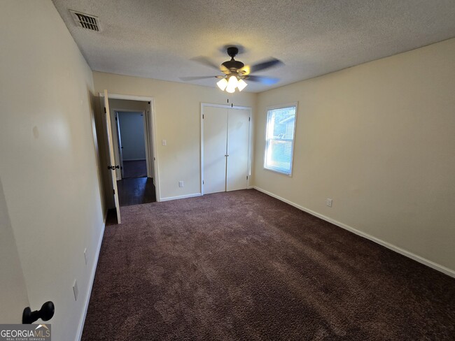 Building Photo - 412 S Ashley St