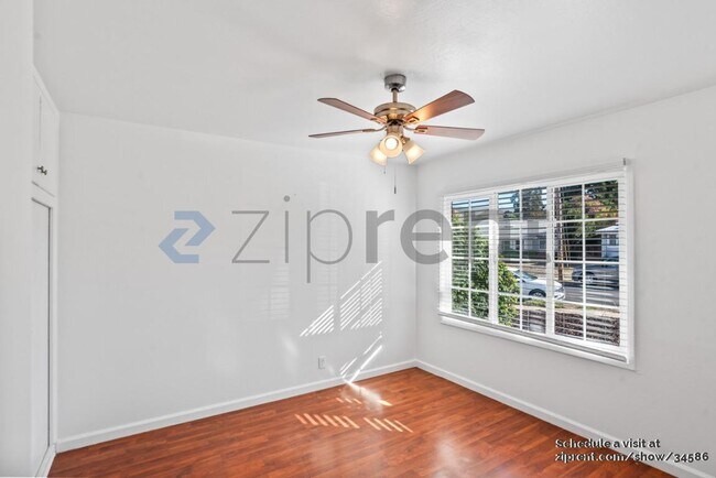 Building Photo - 246 St Andrews St