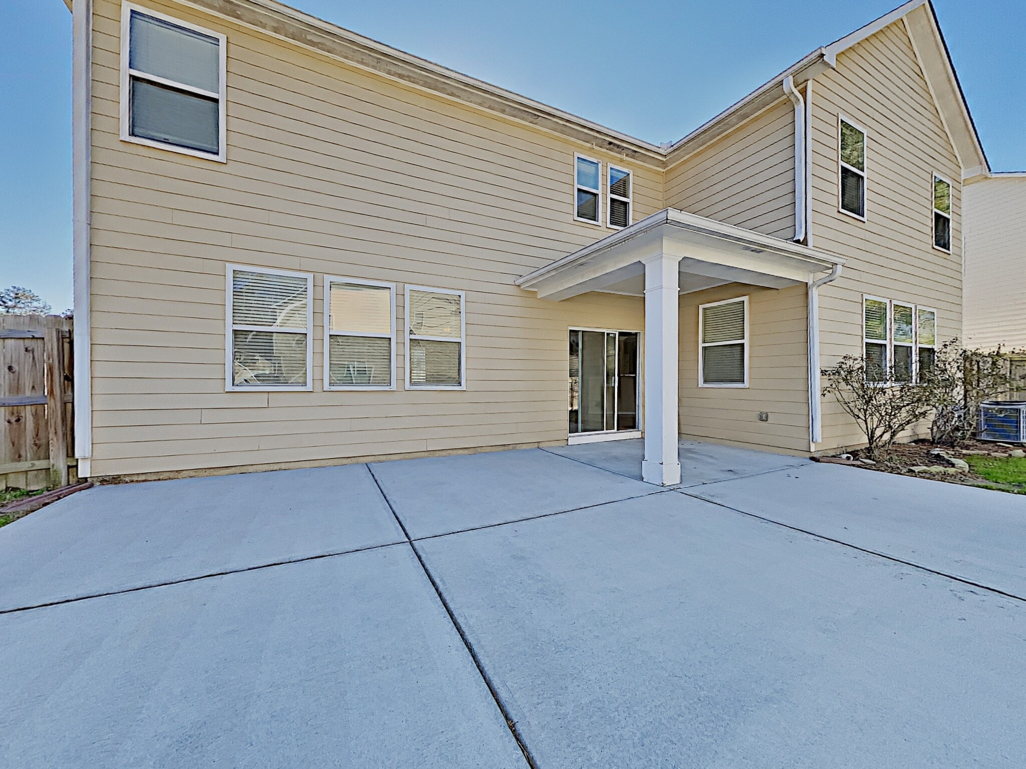 Building Photo - 348 Yellow Iris Rd