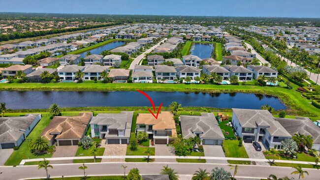 Building Photo - 17112 Aquavera Way