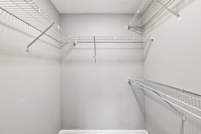 Building Photo - 5860 W Sample Rd