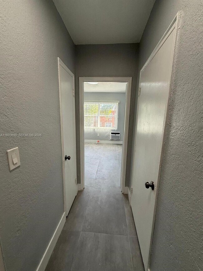 Building Photo - 3450 SW 9th St