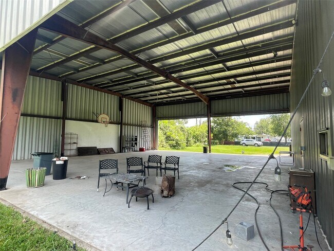 Building Photo - 1631 Hagerson Rd