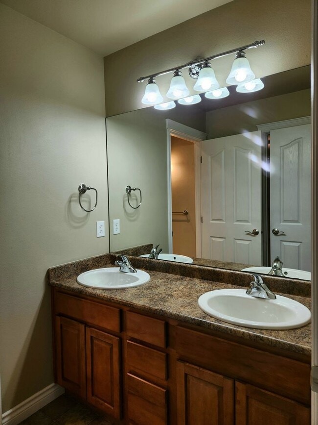 Building Photo - 1308 Parkstone Ln