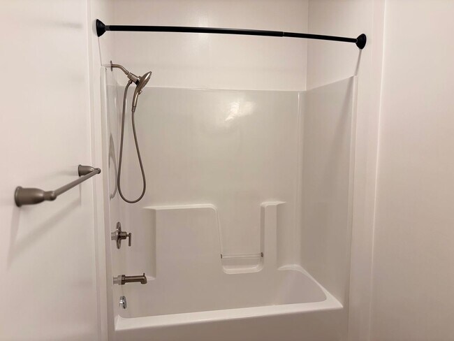 Building Photo - 2 Bed 2 Bath for Rent in Escondido