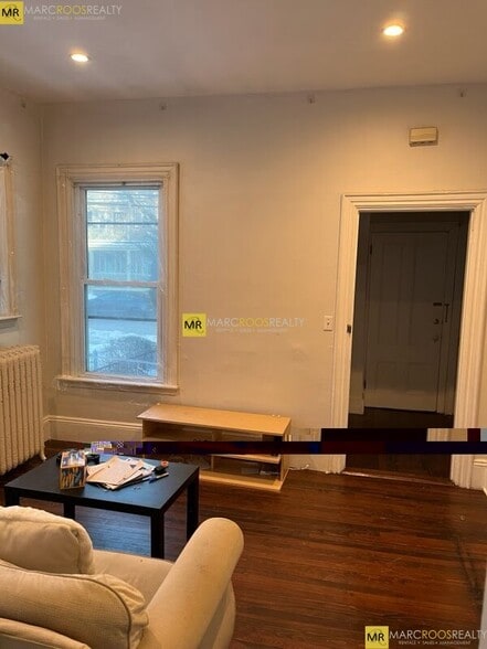 Building Photo - 70 Curtis St