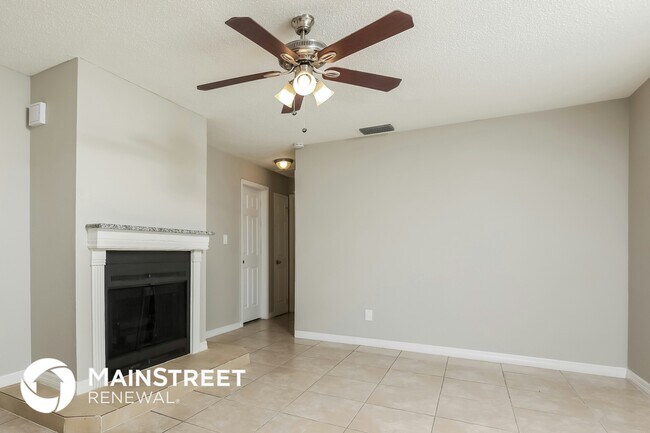 Building Photo - 307 S Ulysses Dr