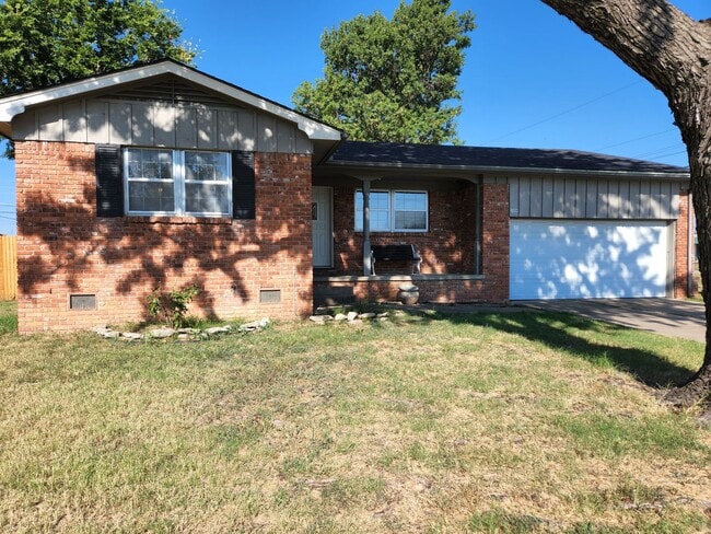 Primary Photo - Cute Ranch-Style Home On Oversized Corner ...