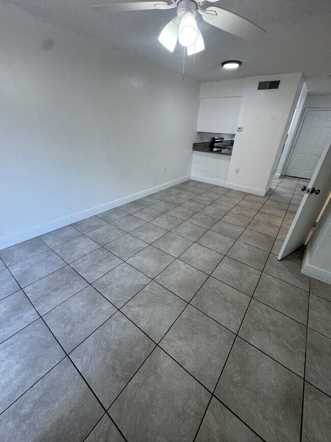Building Photo - 1197 Bentley Rd