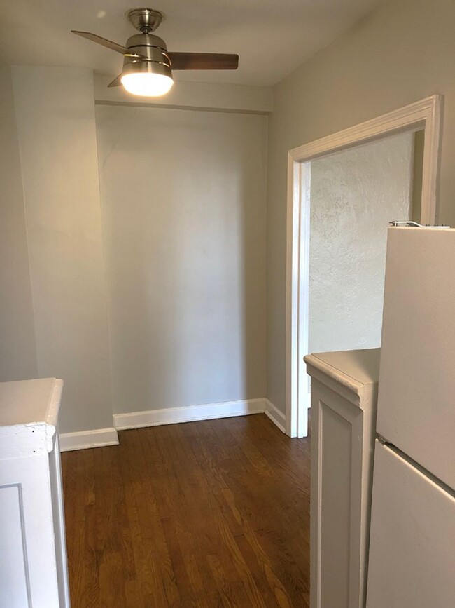 Building Photo - One Bedroom In Shadyside