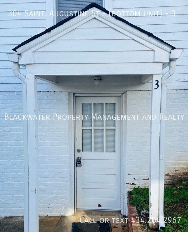 Building Photo - 304 St Augustine St