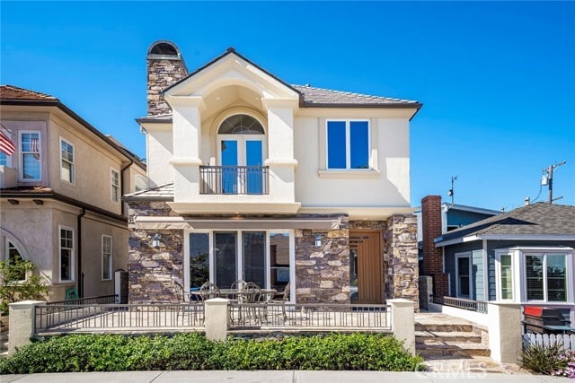 Building Photo - 119 Opal Ave