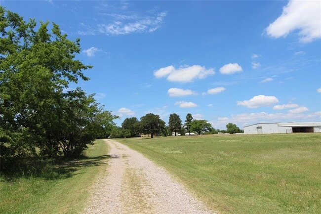 Building Photo - 211 Skylark Ct