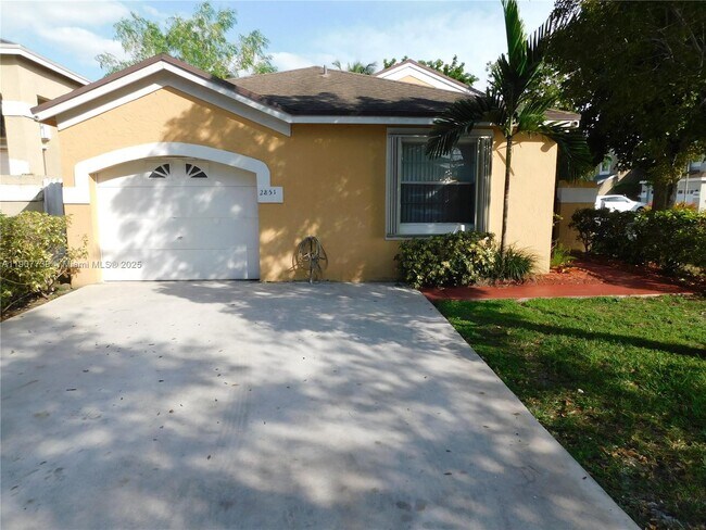 Building Photo - 2851 River Run Cir W