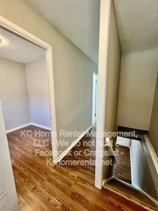 Building Photo - 4046 The Paseo